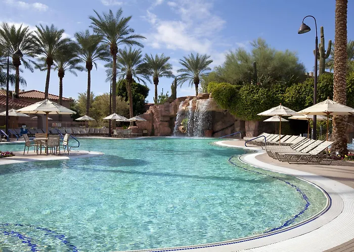 Sheraton Desert Oasis Villas, 3*